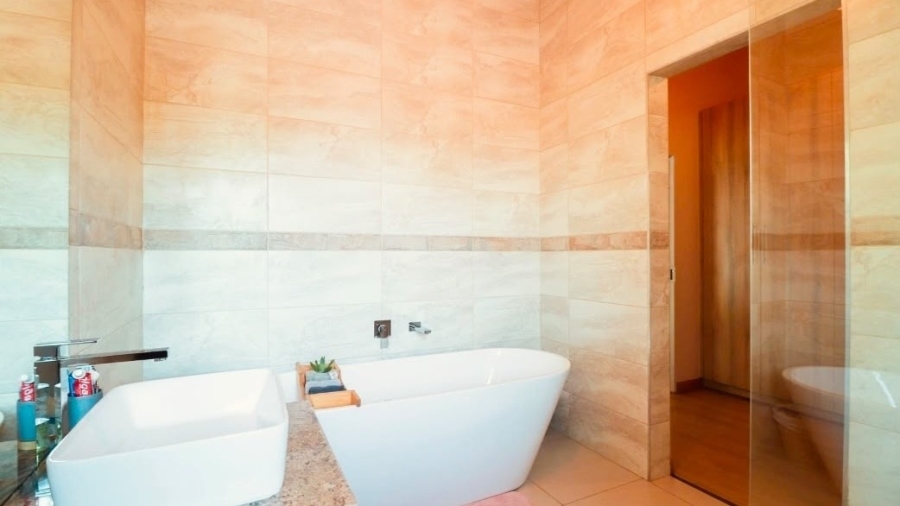 5 Bedroom Property for Sale in Protea Park North West